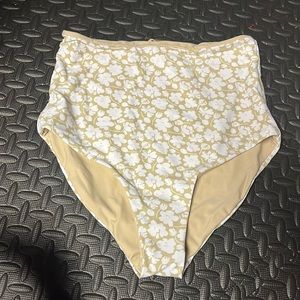NWT Coral Reef LEISURE REVERSIBLE BOTTOMS | TAN FLORAL PRINT size M